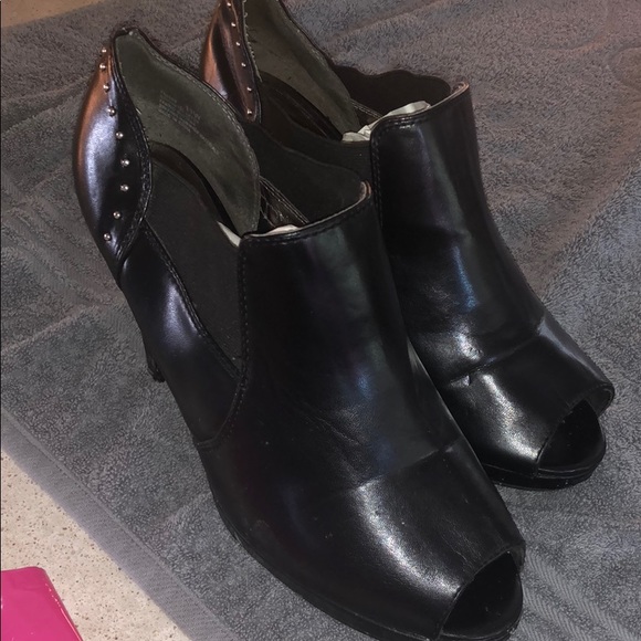 Beautiful black stretch comfort shoe - Picture 2 of 4